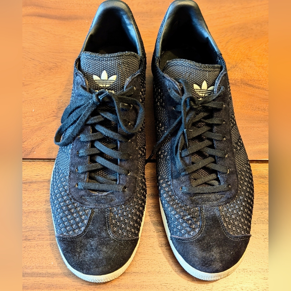 Adidas classic men's black sneakers